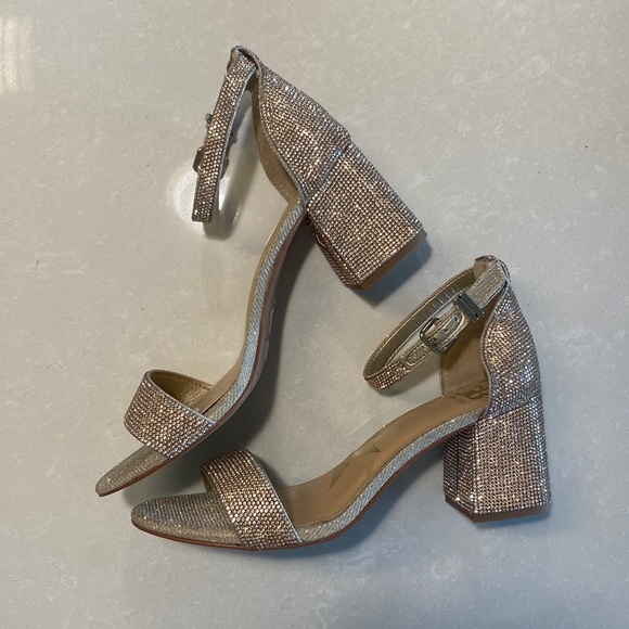 Perfect condition only worn once- light gold sparkle comfortable block heel - Picture 1 of 4